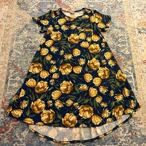 Super soft t-shirt dress- poppies ! LuLaRoe Carly
